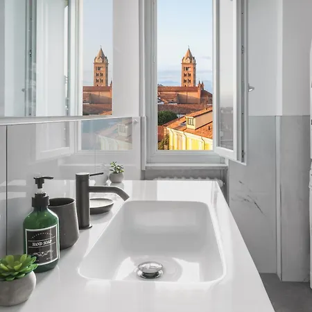 Panoramic View, 2 Bedrooms With King Beds, Free Parking - La Dolce Vista
